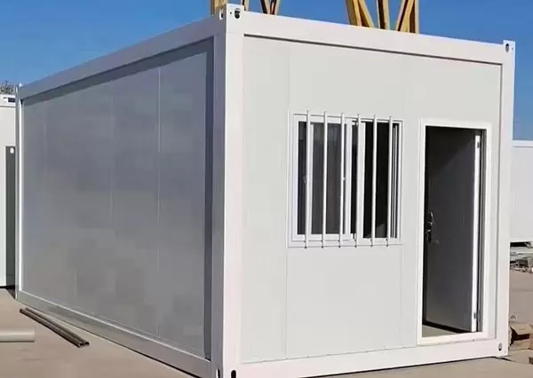 包装コンテナ室